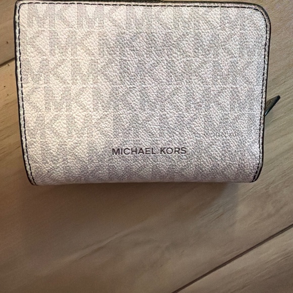 Michael Kors White Monogram Small Zip Wallet – Compact MK Card Holder - Picture 1 of 3